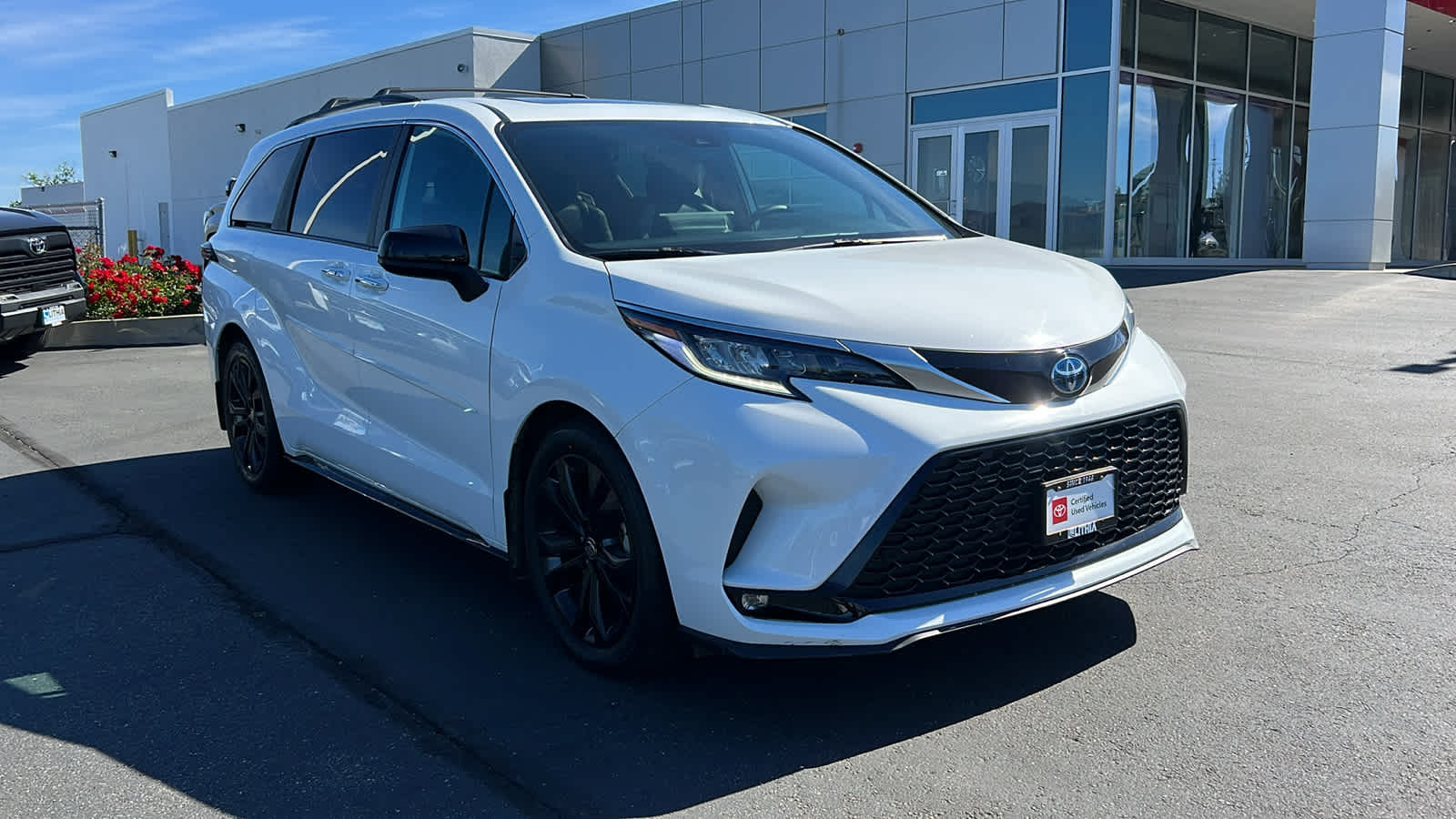 used 2023 Toyota Sienna car, priced at $46,495