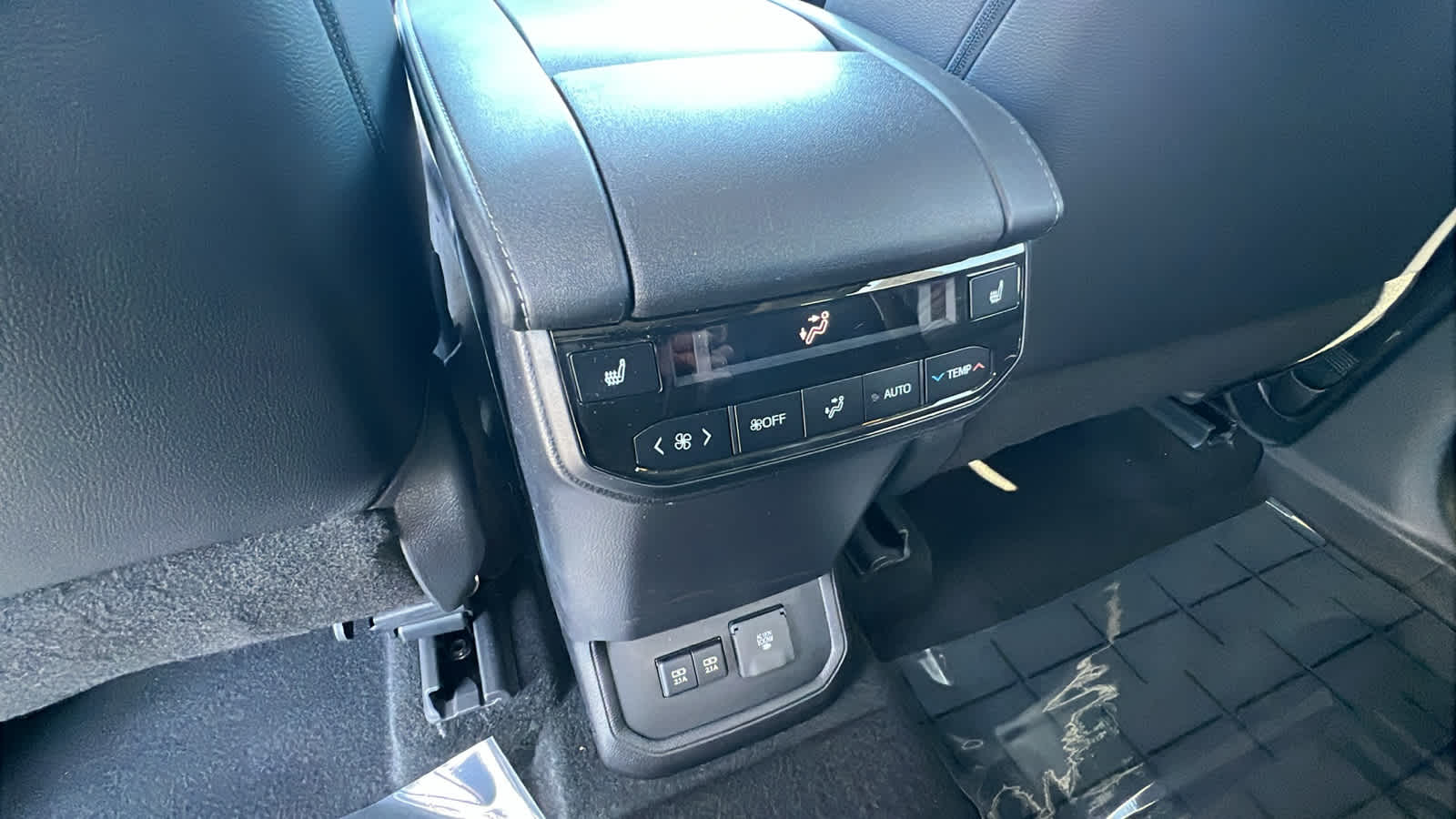 used 2021 Toyota Highlander car, priced at $44,995