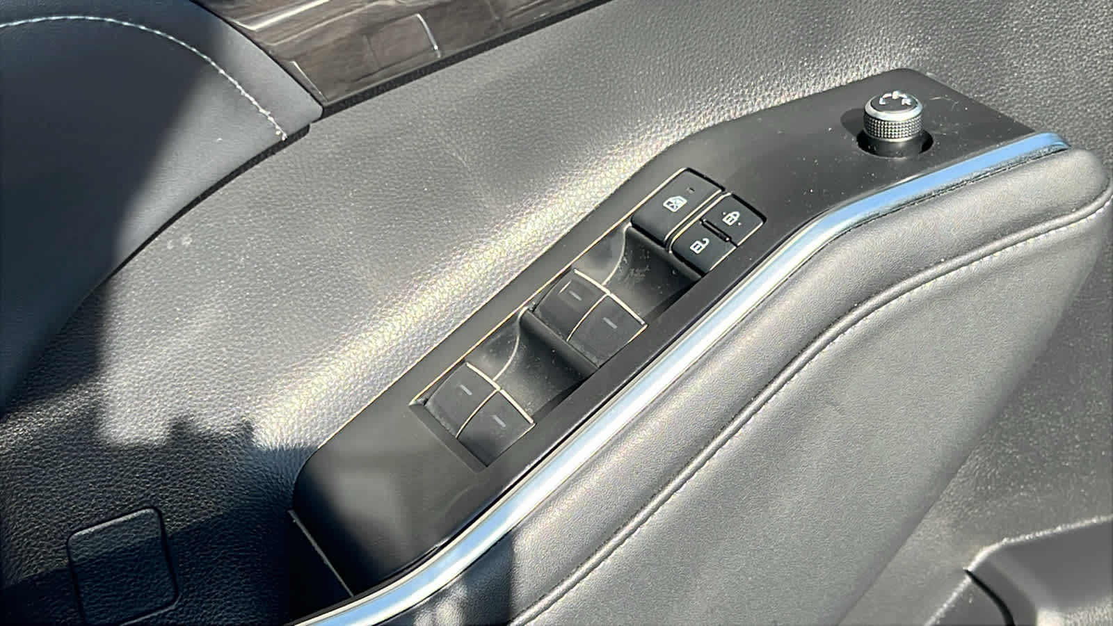 used 2021 Toyota Highlander car, priced at $44,995