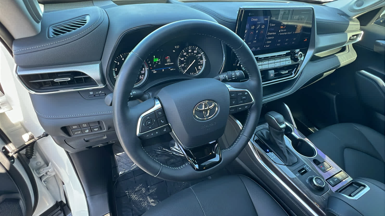 used 2021 Toyota Highlander car, priced at $44,995