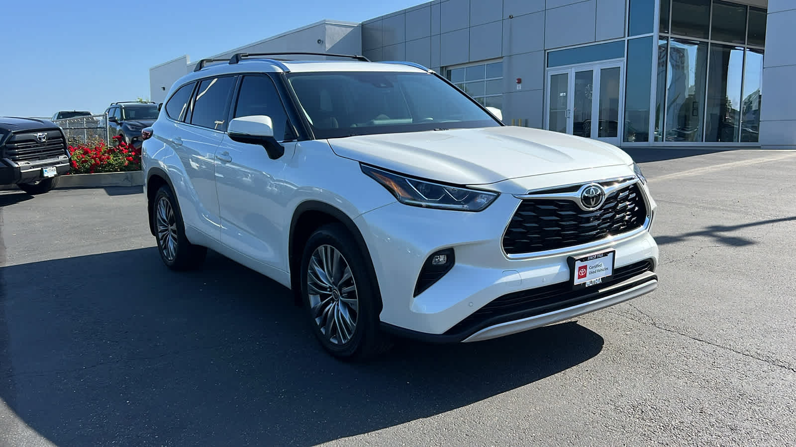 used 2021 Toyota Highlander car, priced at $44,995