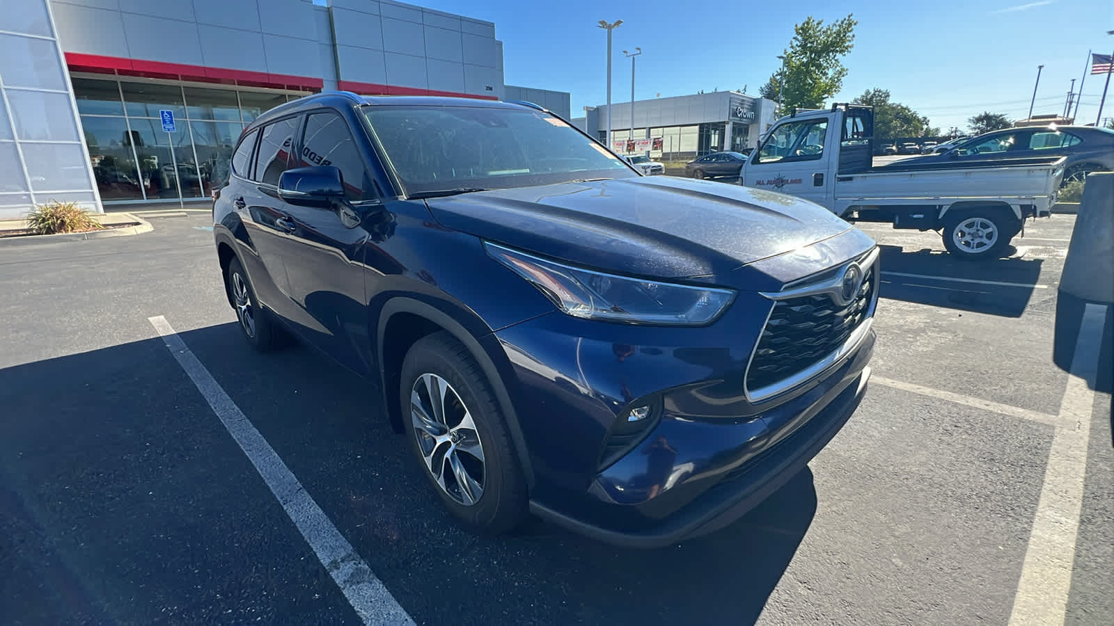 used 2021 Toyota Highlander car, priced at $36,995