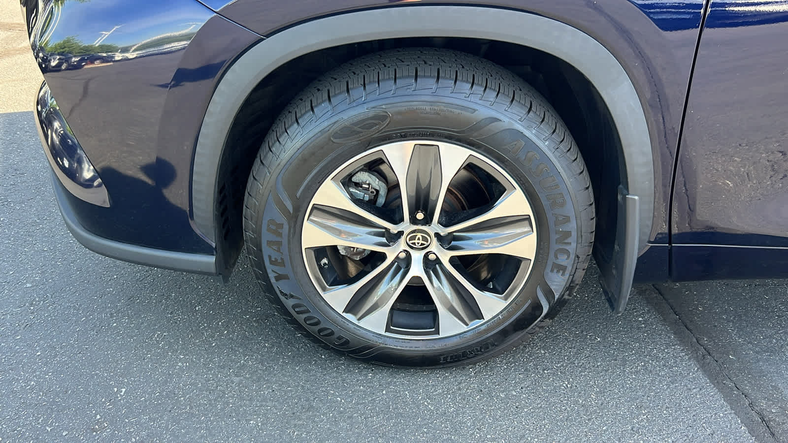 used 2021 Toyota Highlander car, priced at $36,995