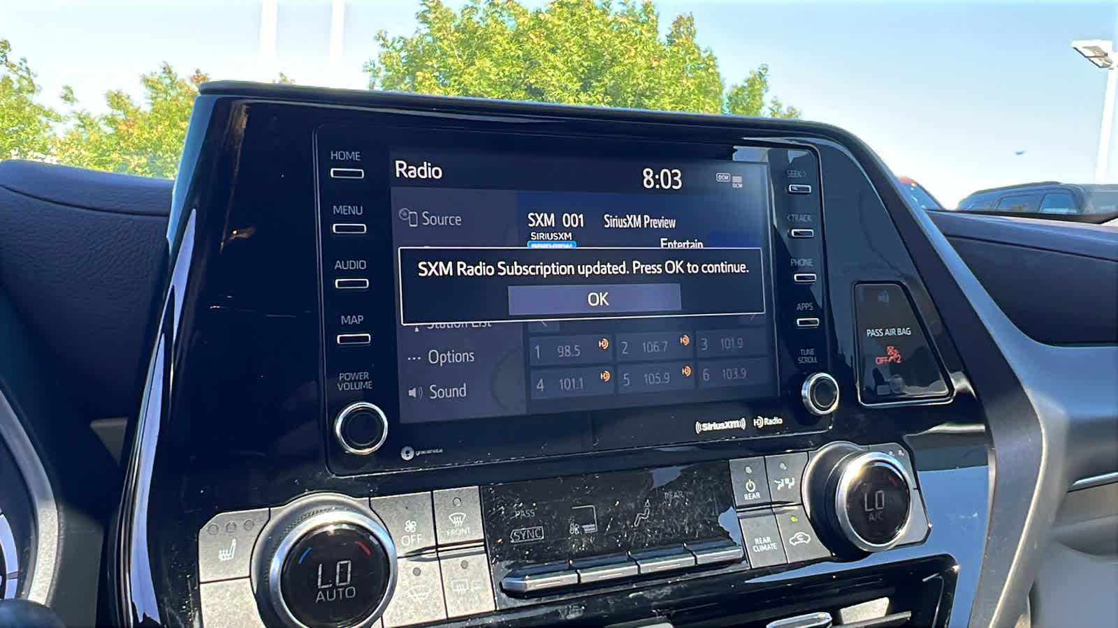 used 2022 Toyota Highlander car, priced at $39,995