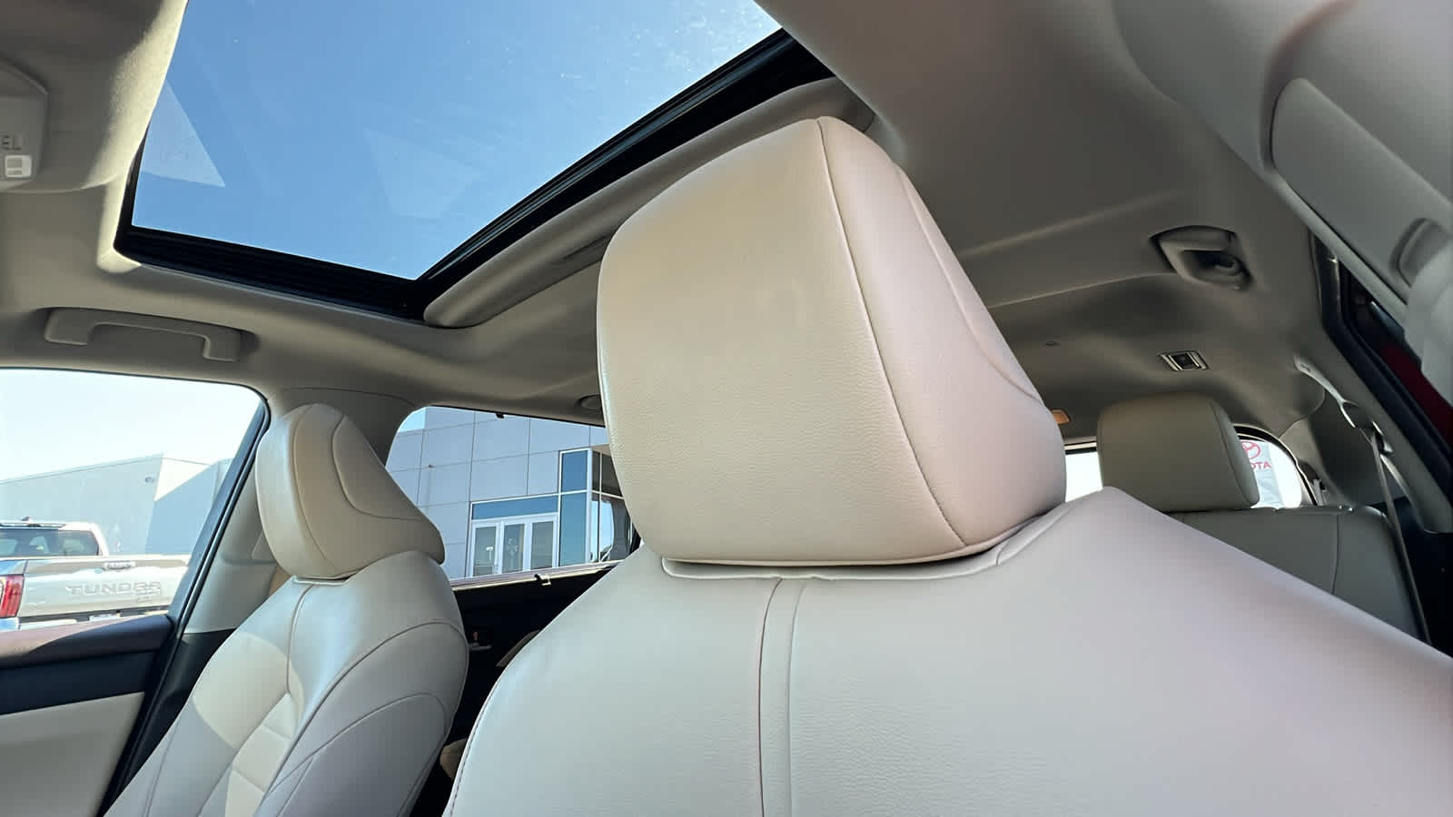 used 2022 Toyota Highlander car, priced at $39,995