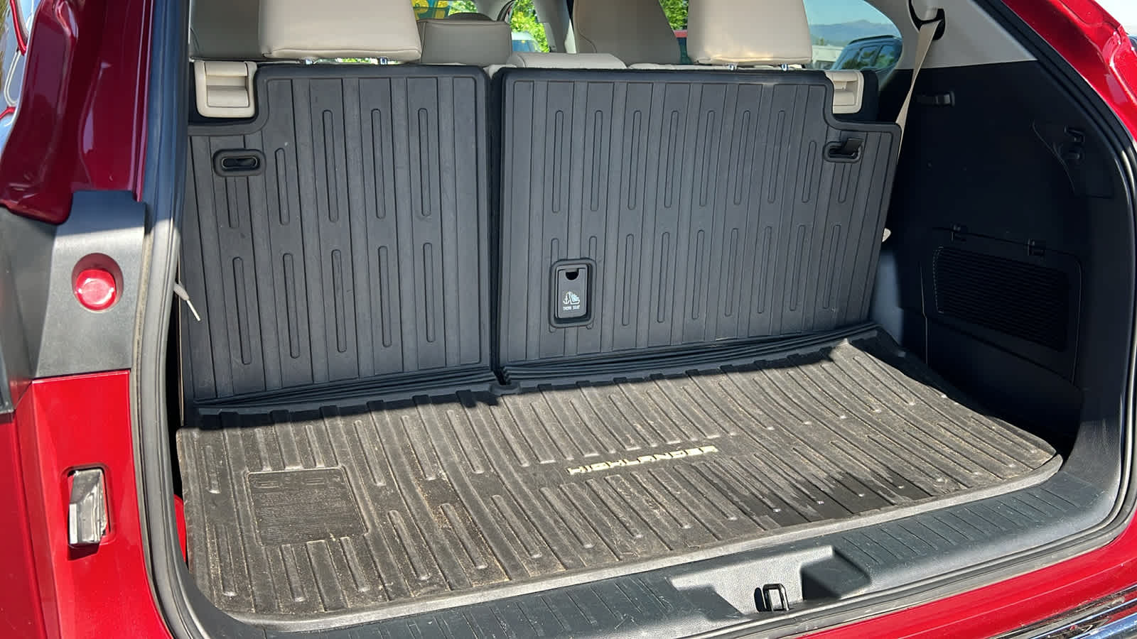 used 2022 Toyota Highlander car, priced at $39,995