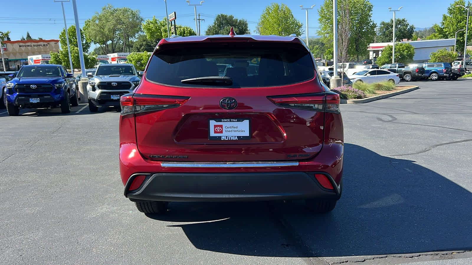 used 2022 Toyota Highlander car, priced at $39,995