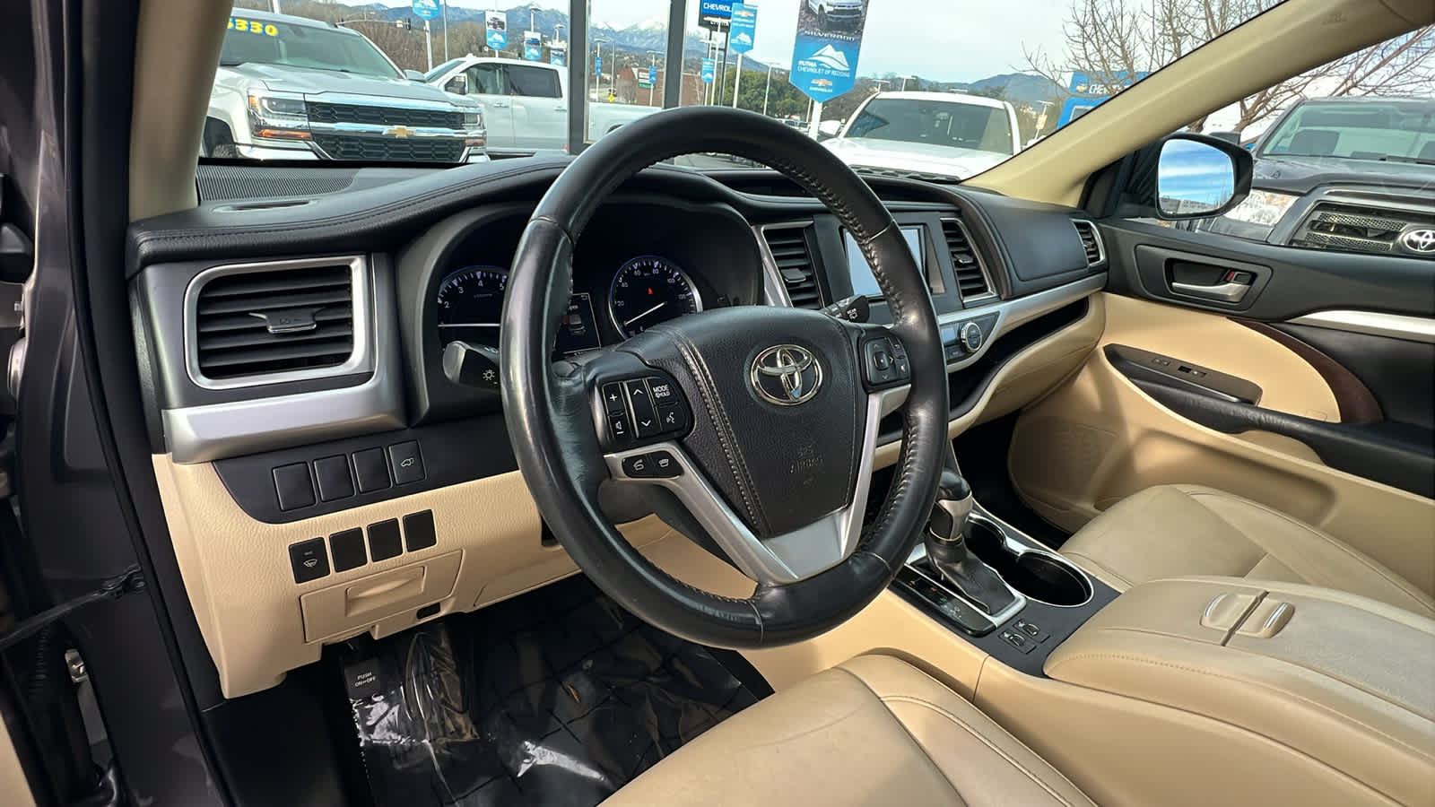 used 2014 Toyota Highlander car, priced at $16,495