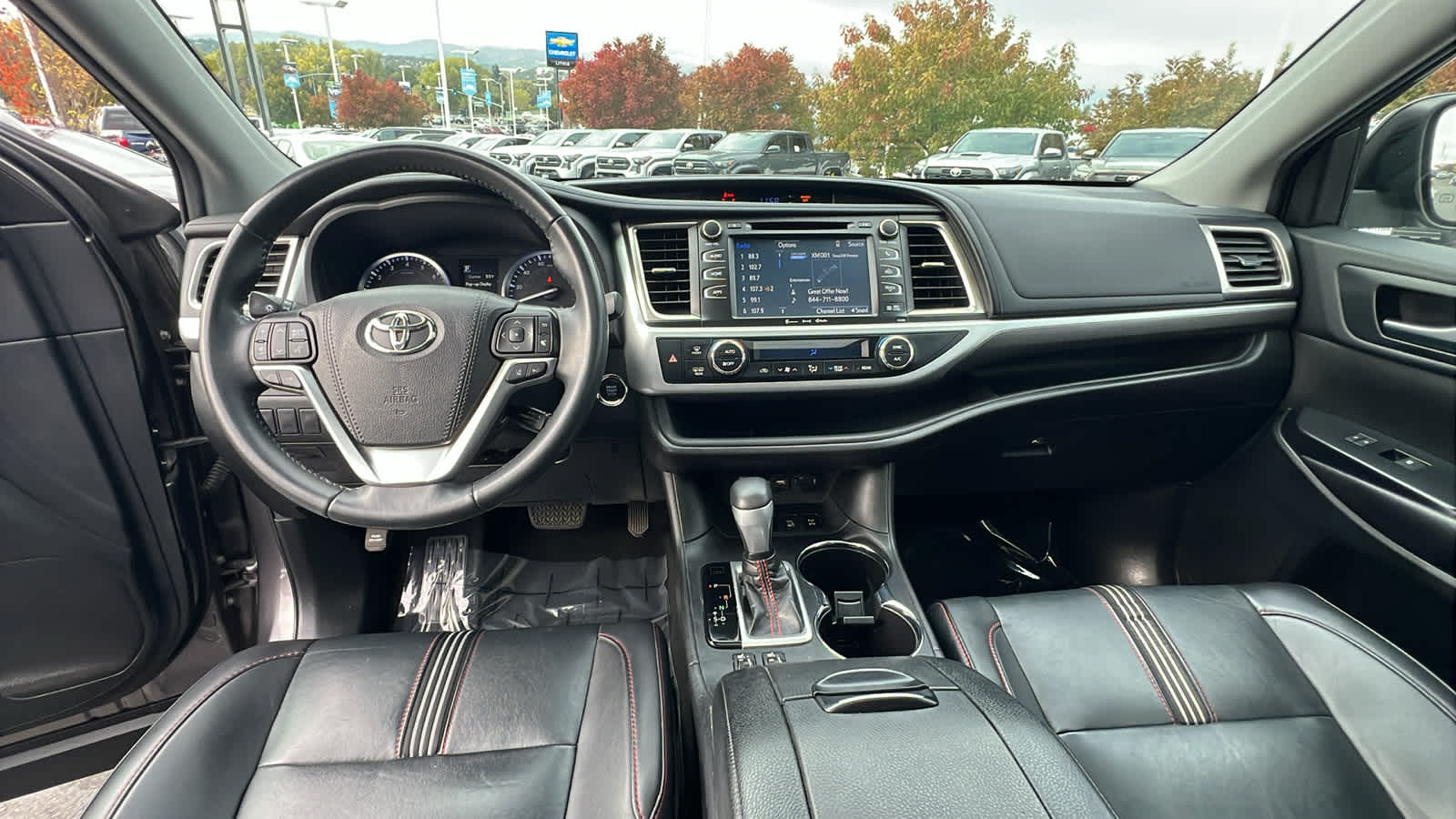 used 2019 Toyota Highlander car, priced at $27,995