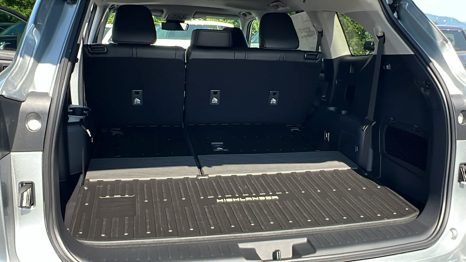 new 2025 Toyota Highlander car, priced at $47,223