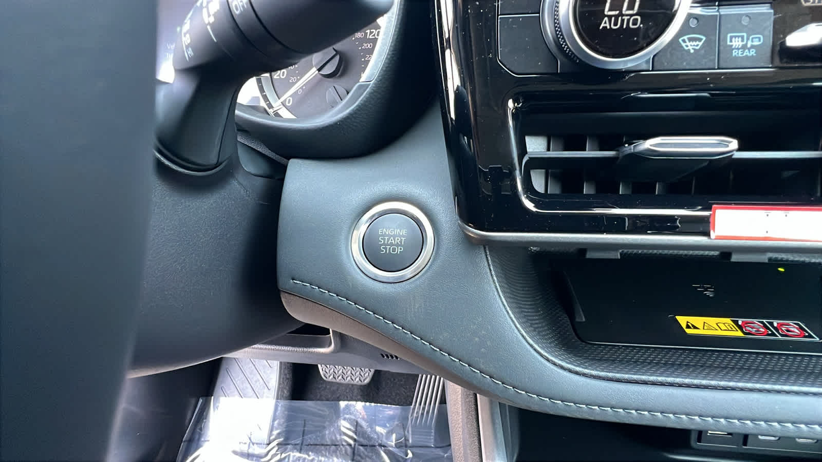 new 2025 Toyota Highlander car, priced at $47,223