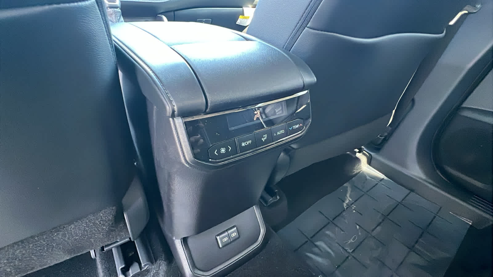 new 2025 Toyota Highlander car, priced at $47,223