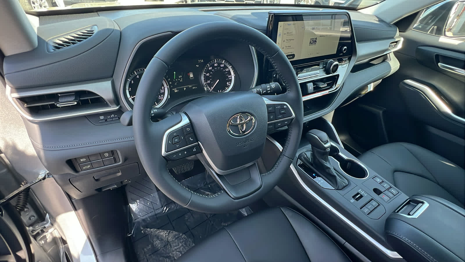new 2025 Toyota Highlander car, priced at $47,223