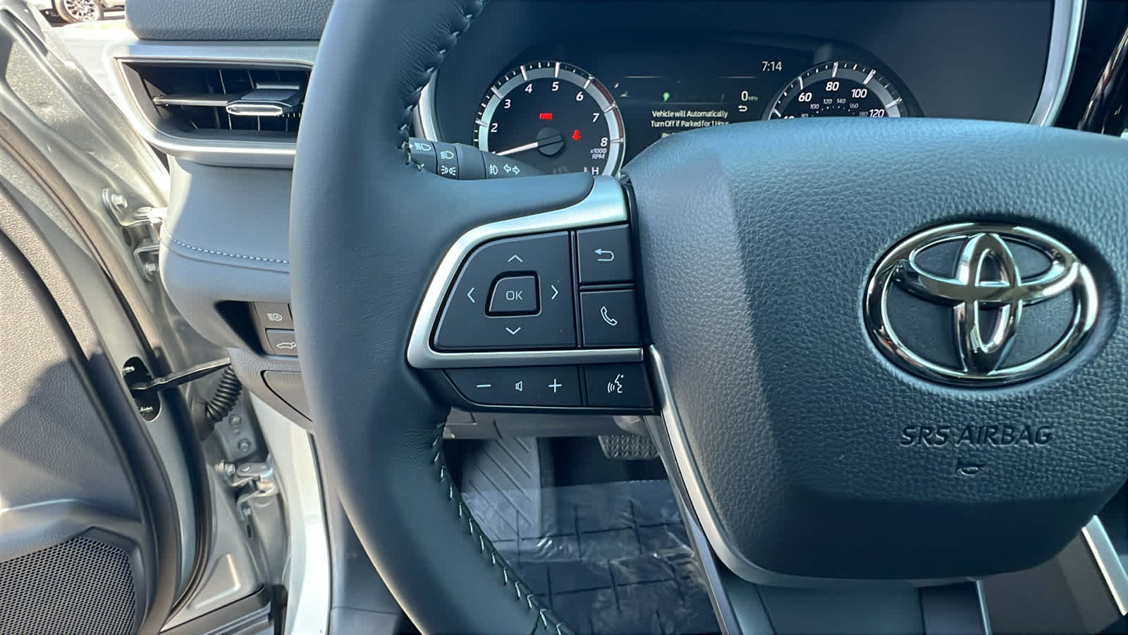 new 2025 Toyota Highlander car, priced at $47,223
