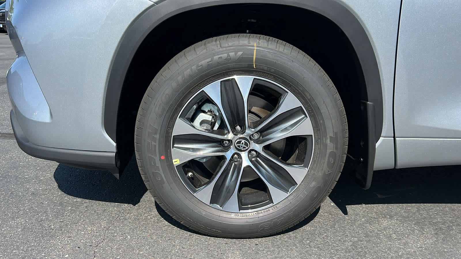 new 2025 Toyota Highlander car, priced at $47,223