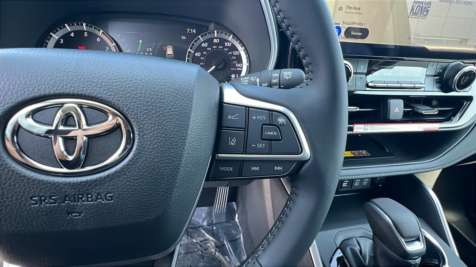 new 2025 Toyota Highlander car, priced at $47,223