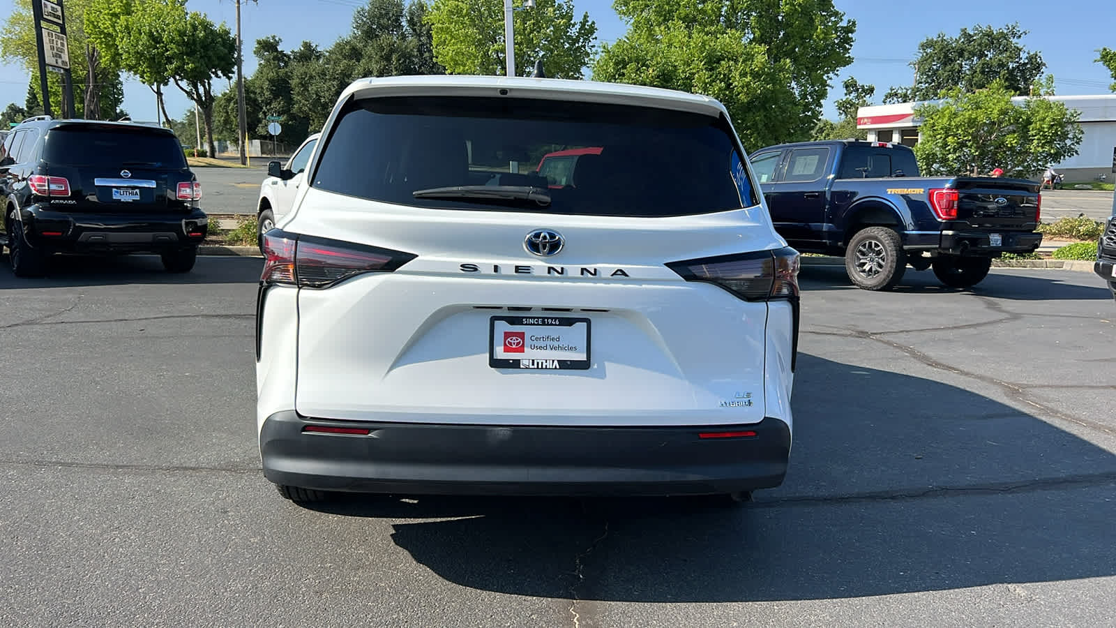 used 2023 Toyota Sienna car, priced at $39,495