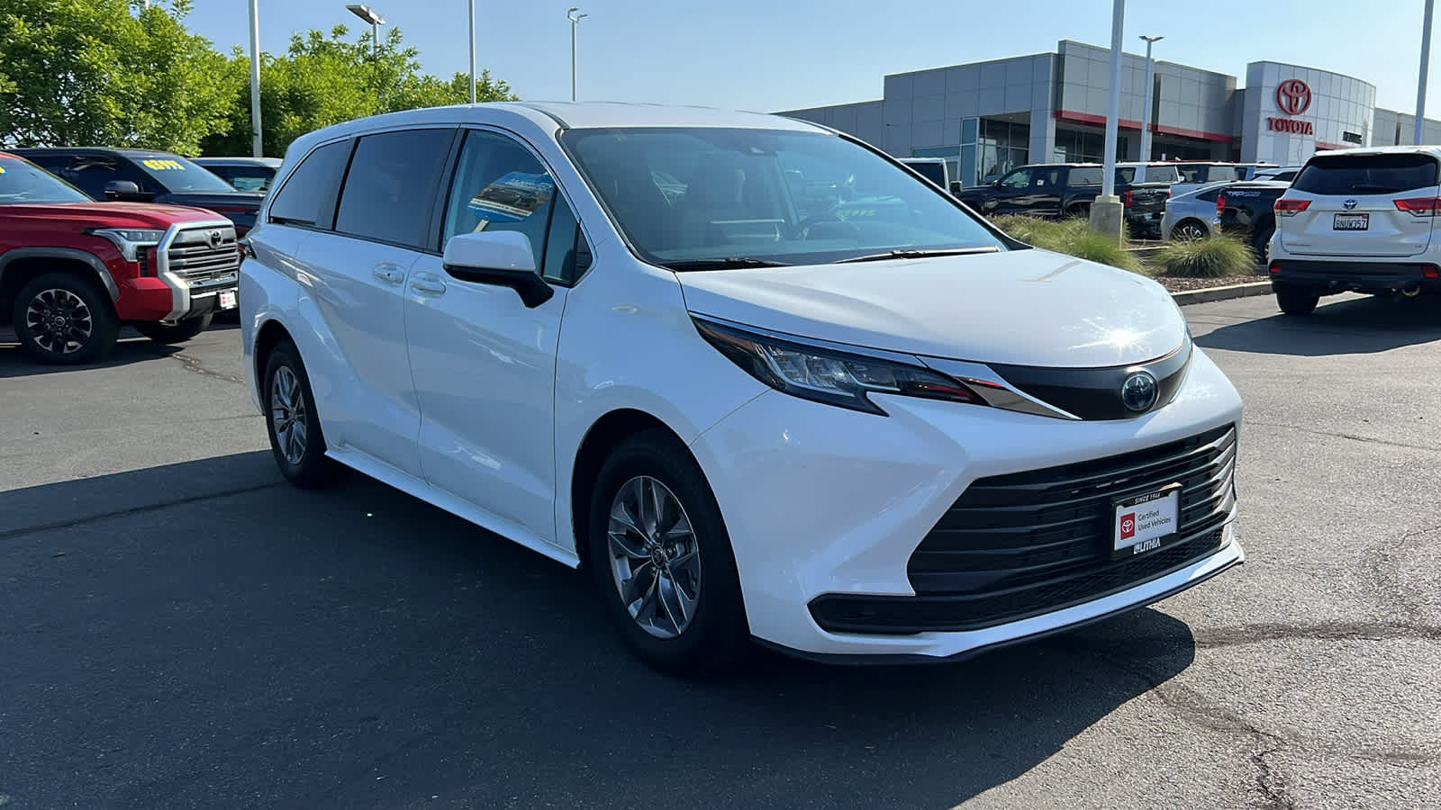 used 2023 Toyota Sienna car, priced at $39,495