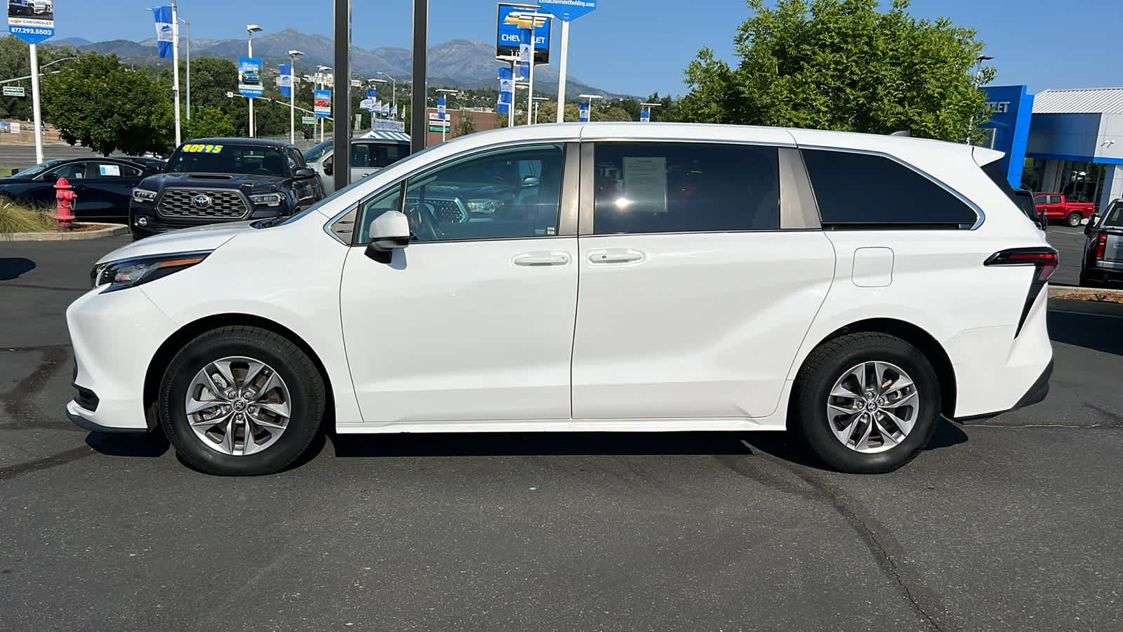 used 2023 Toyota Sienna car, priced at $39,495