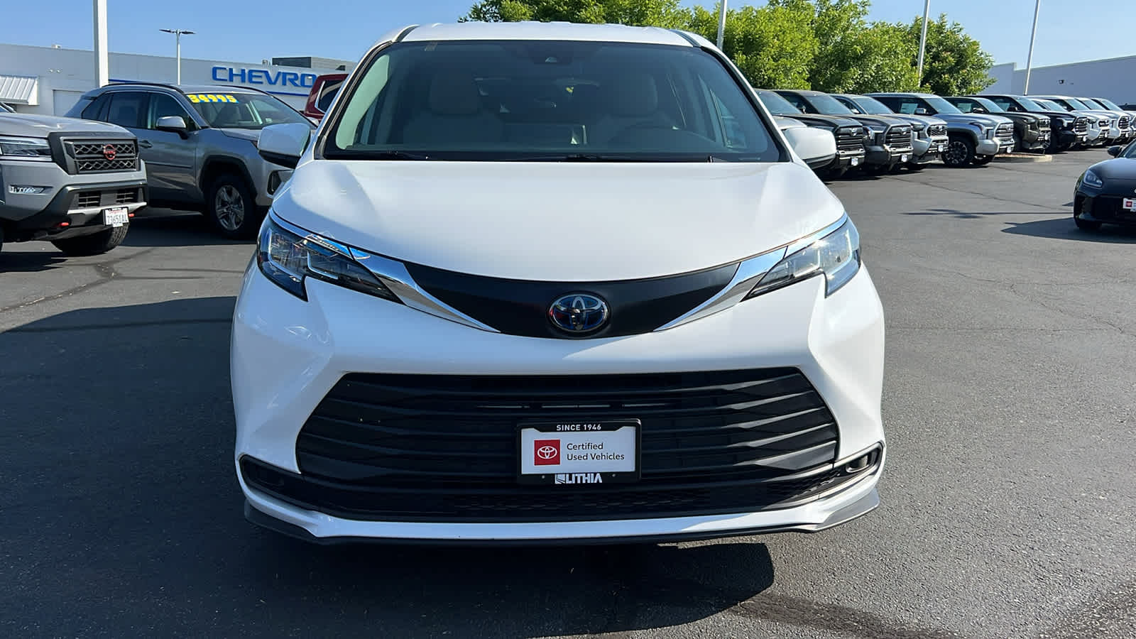 used 2023 Toyota Sienna car, priced at $39,495