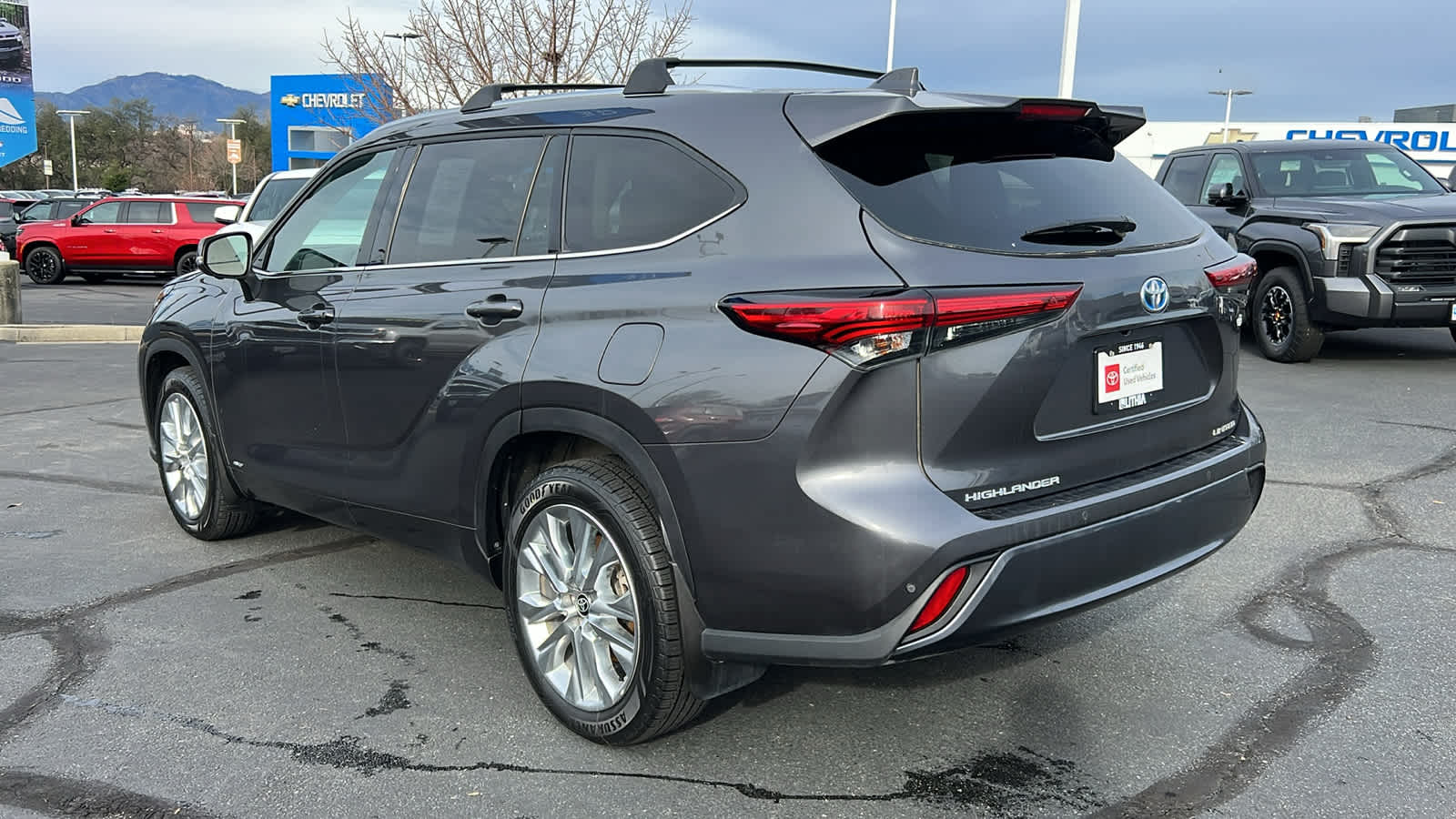 used 2023 Toyota Highlander car, priced at $48,995