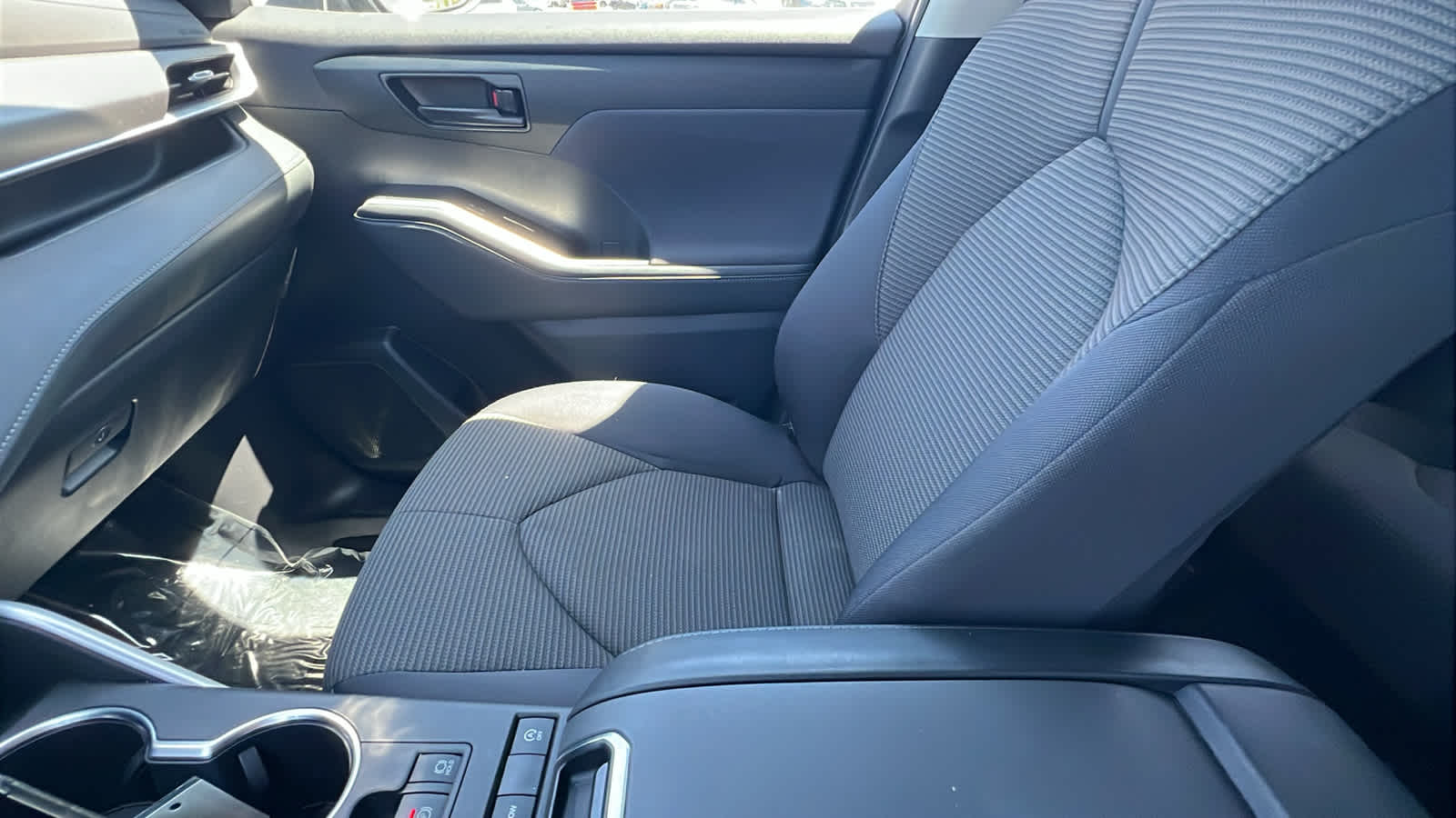 used 2022 Toyota Highlander car, priced at $33,995