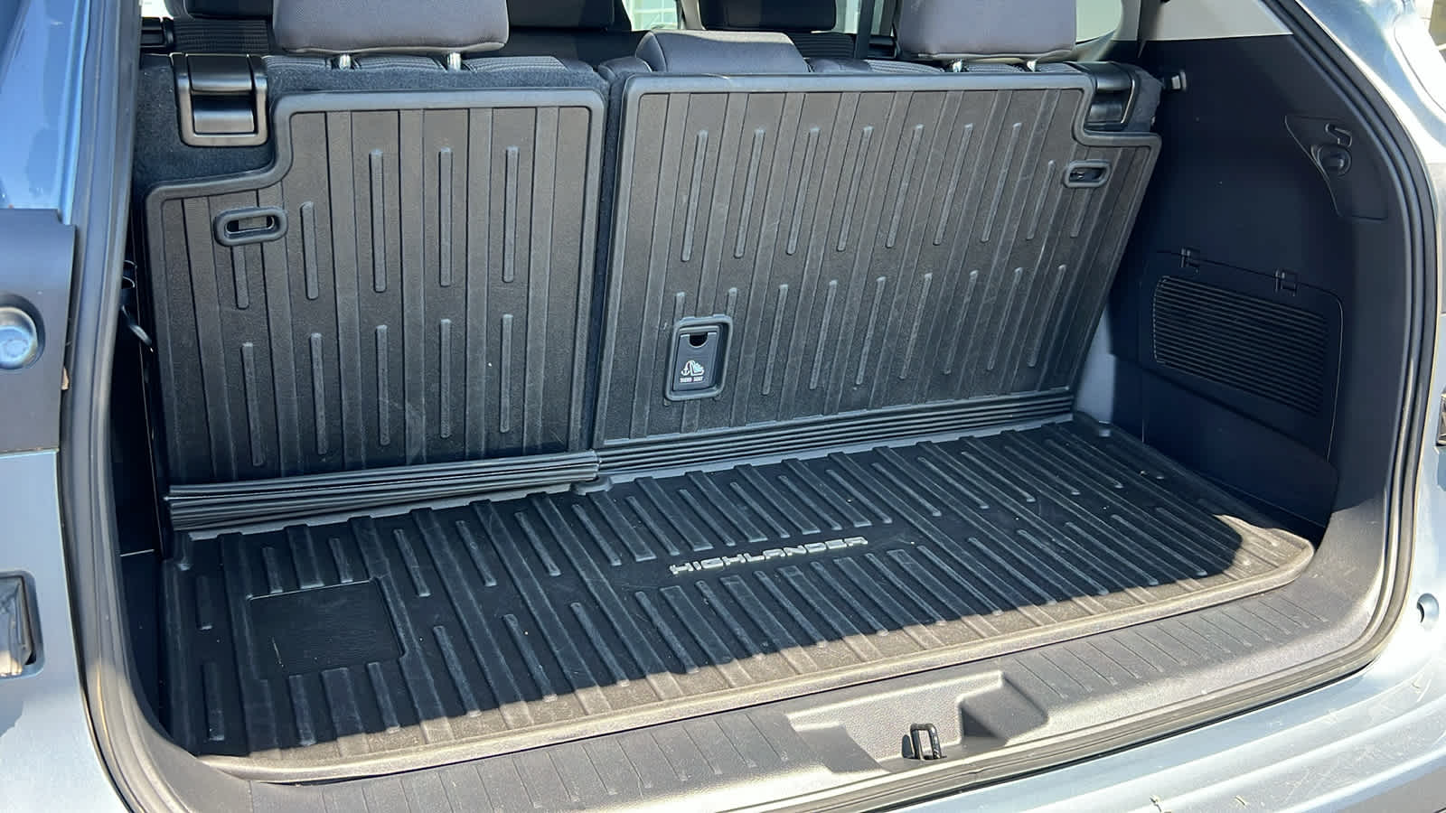used 2022 Toyota Highlander car, priced at $33,995