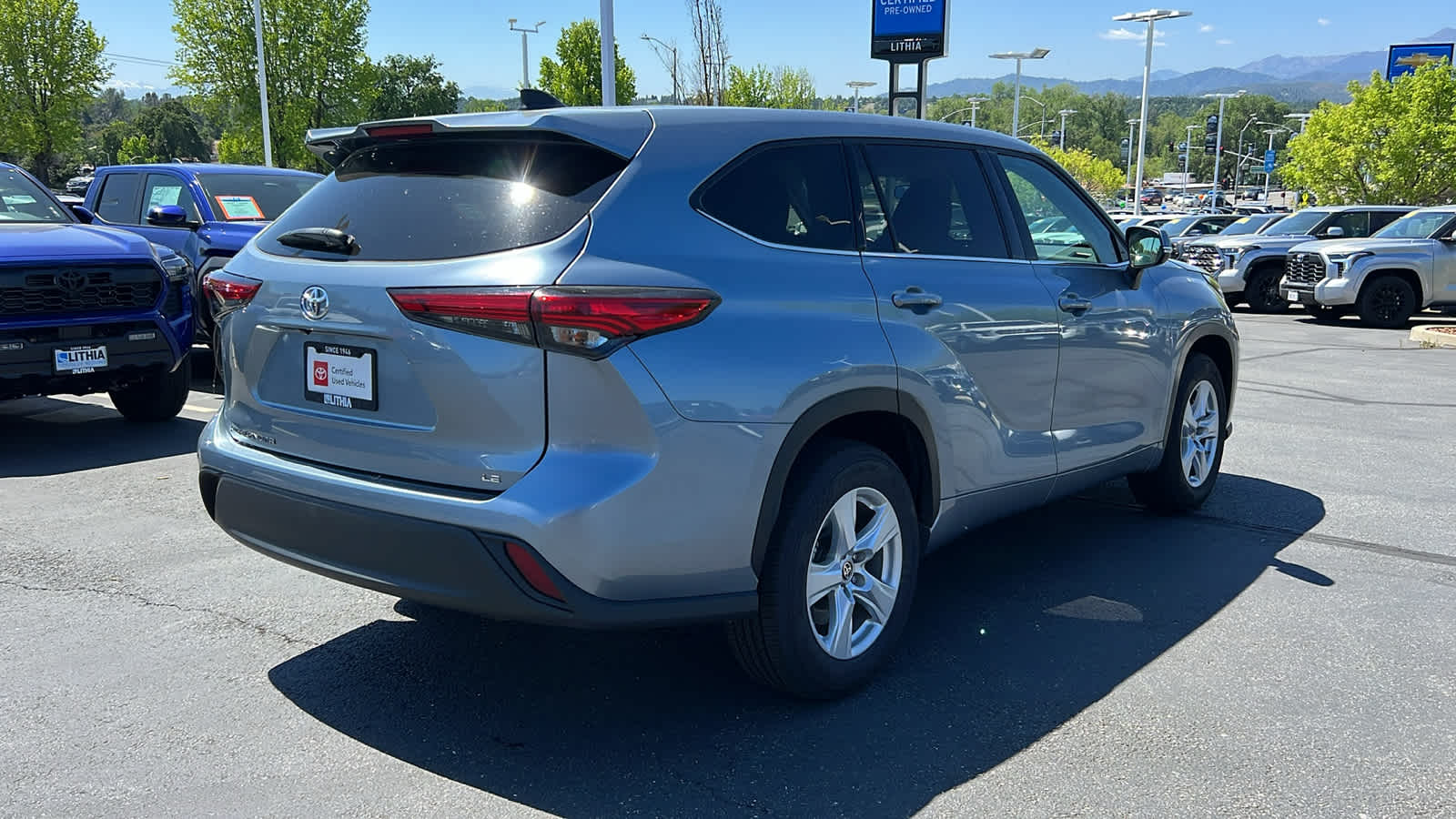 used 2022 Toyota Highlander car, priced at $33,995
