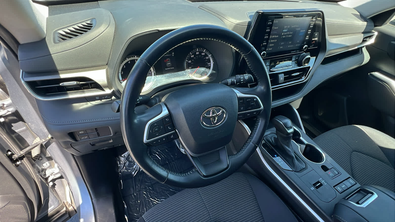 used 2022 Toyota Highlander car, priced at $33,995