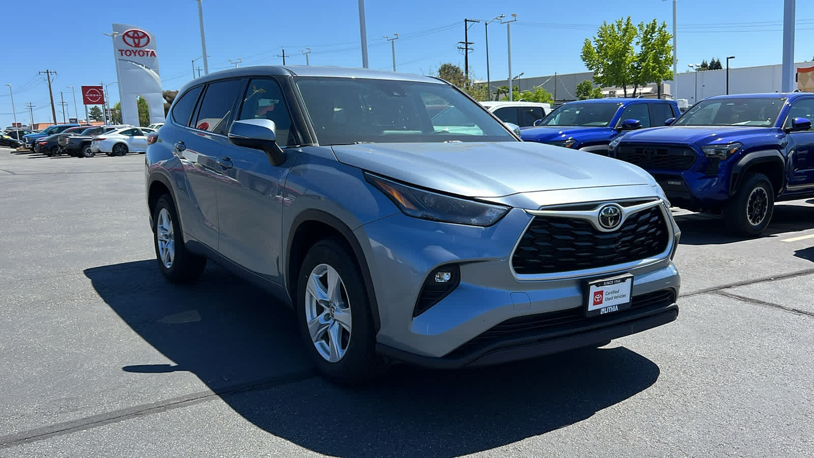 used 2022 Toyota Highlander car, priced at $33,995