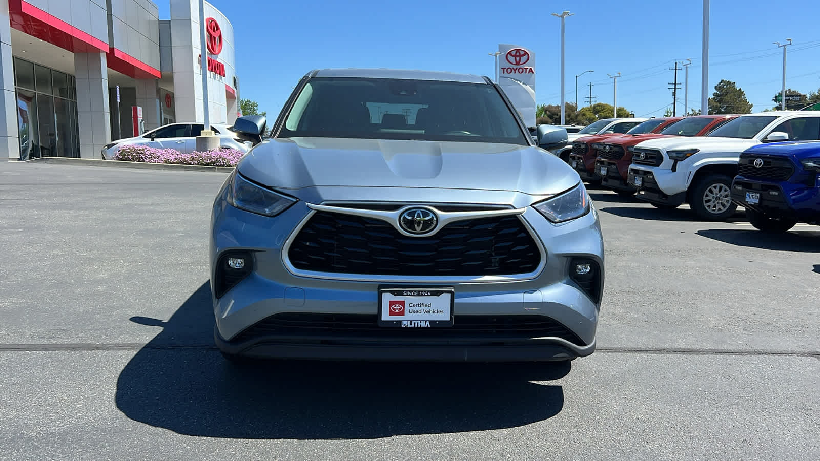 used 2022 Toyota Highlander car, priced at $33,995
