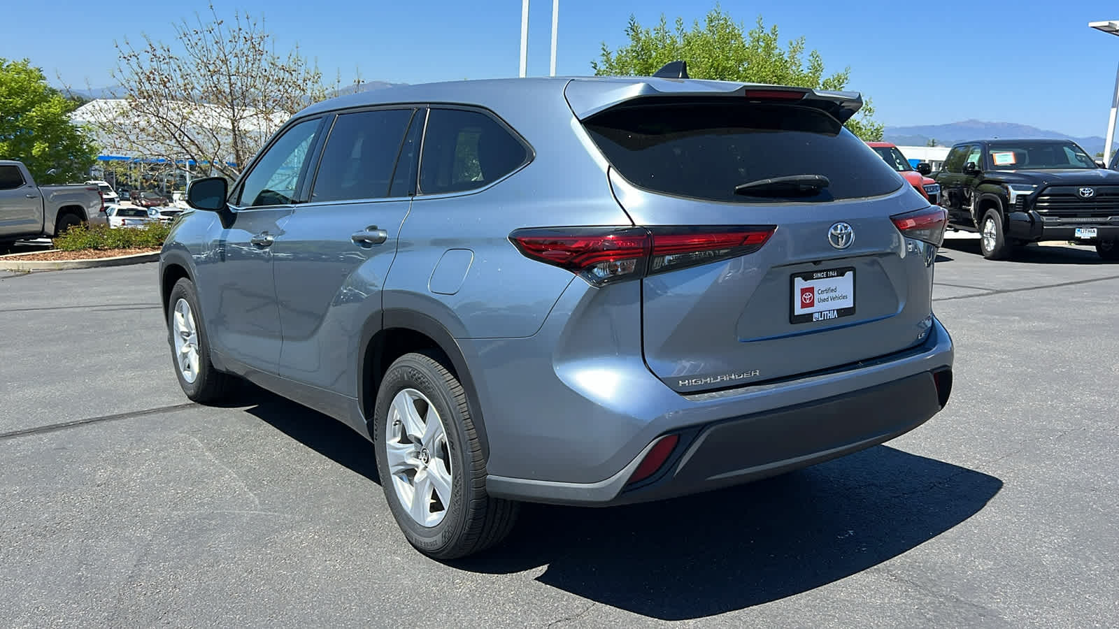 used 2022 Toyota Highlander car, priced at $33,995