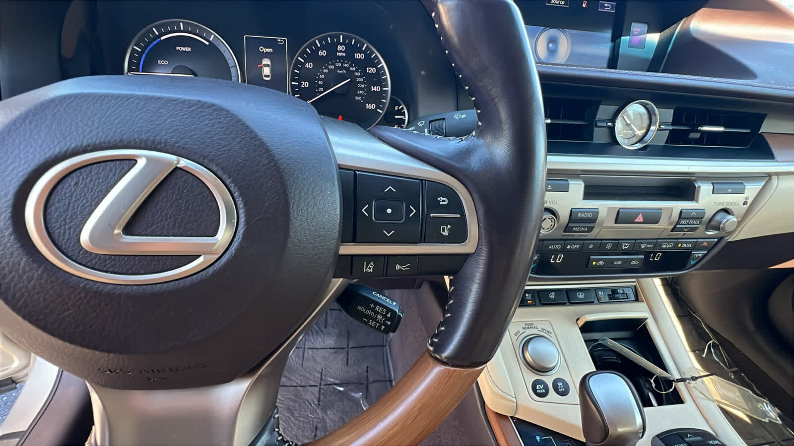 used 2016 Lexus ES 300h car, priced at $21,995