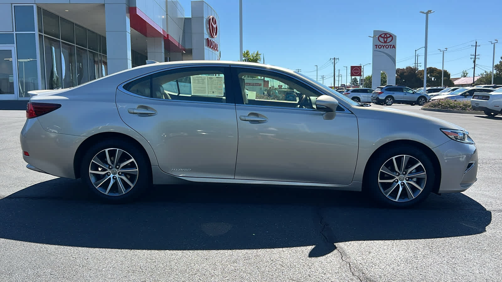 used 2016 Lexus ES 300h car, priced at $21,995