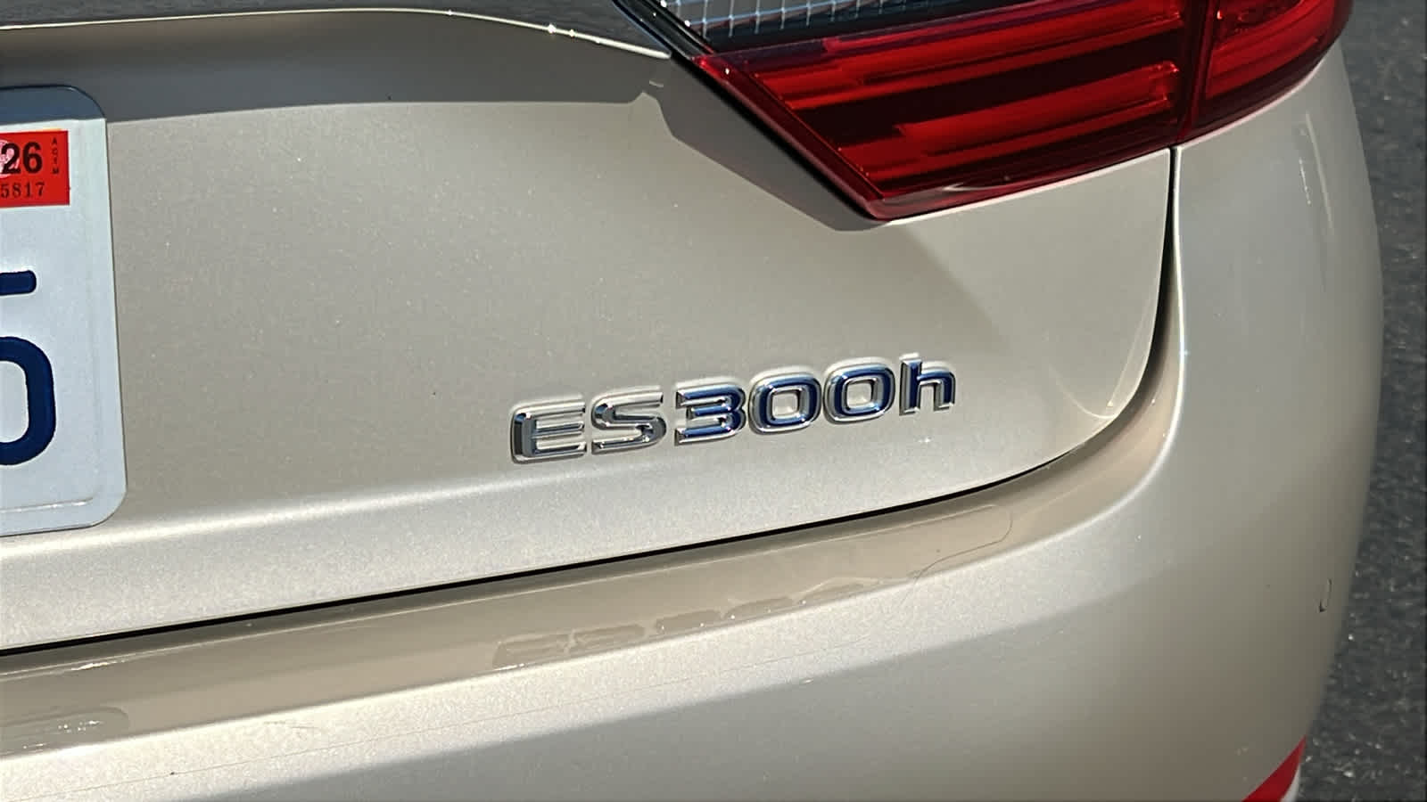 used 2016 Lexus ES 300h car, priced at $21,995