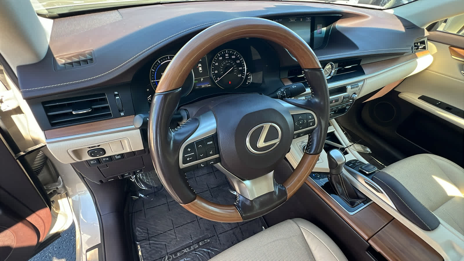 used 2016 Lexus ES 300h car, priced at $21,995