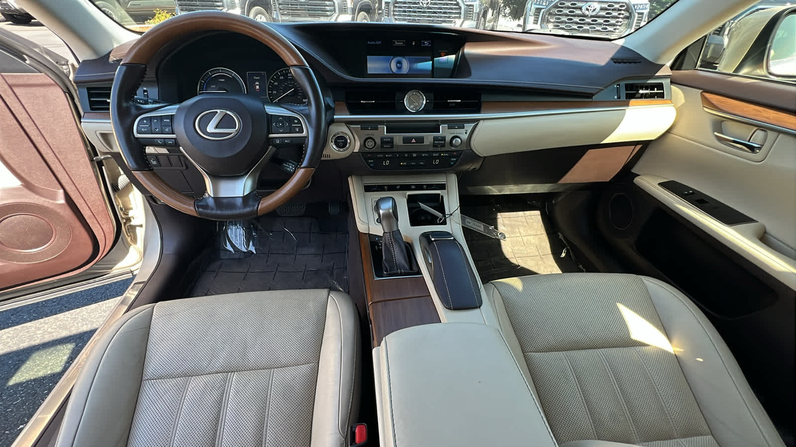 used 2016 Lexus ES 300h car, priced at $21,995