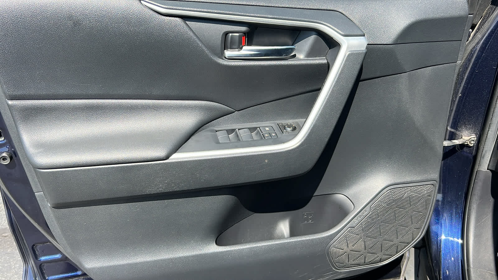 used 2019 Toyota RAV4 car, priced at $25,495