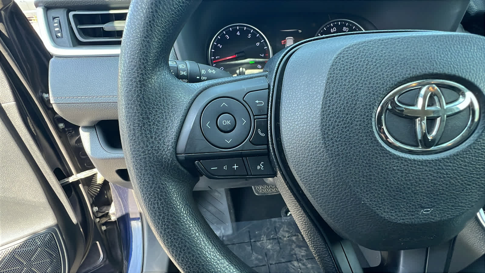 used 2019 Toyota RAV4 car, priced at $25,495