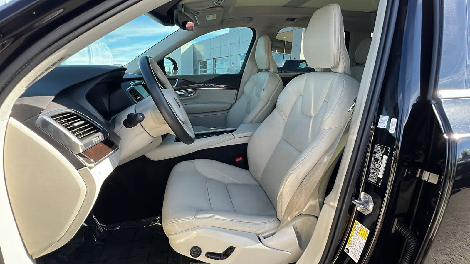 used 2019 Volvo XC90 car, priced at $28,495