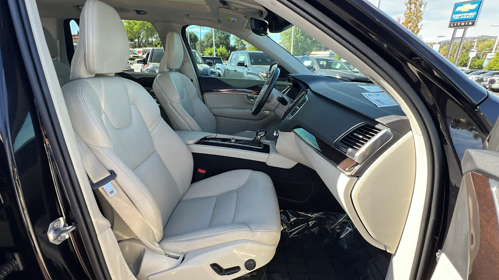 used 2019 Volvo XC90 car, priced at $28,495