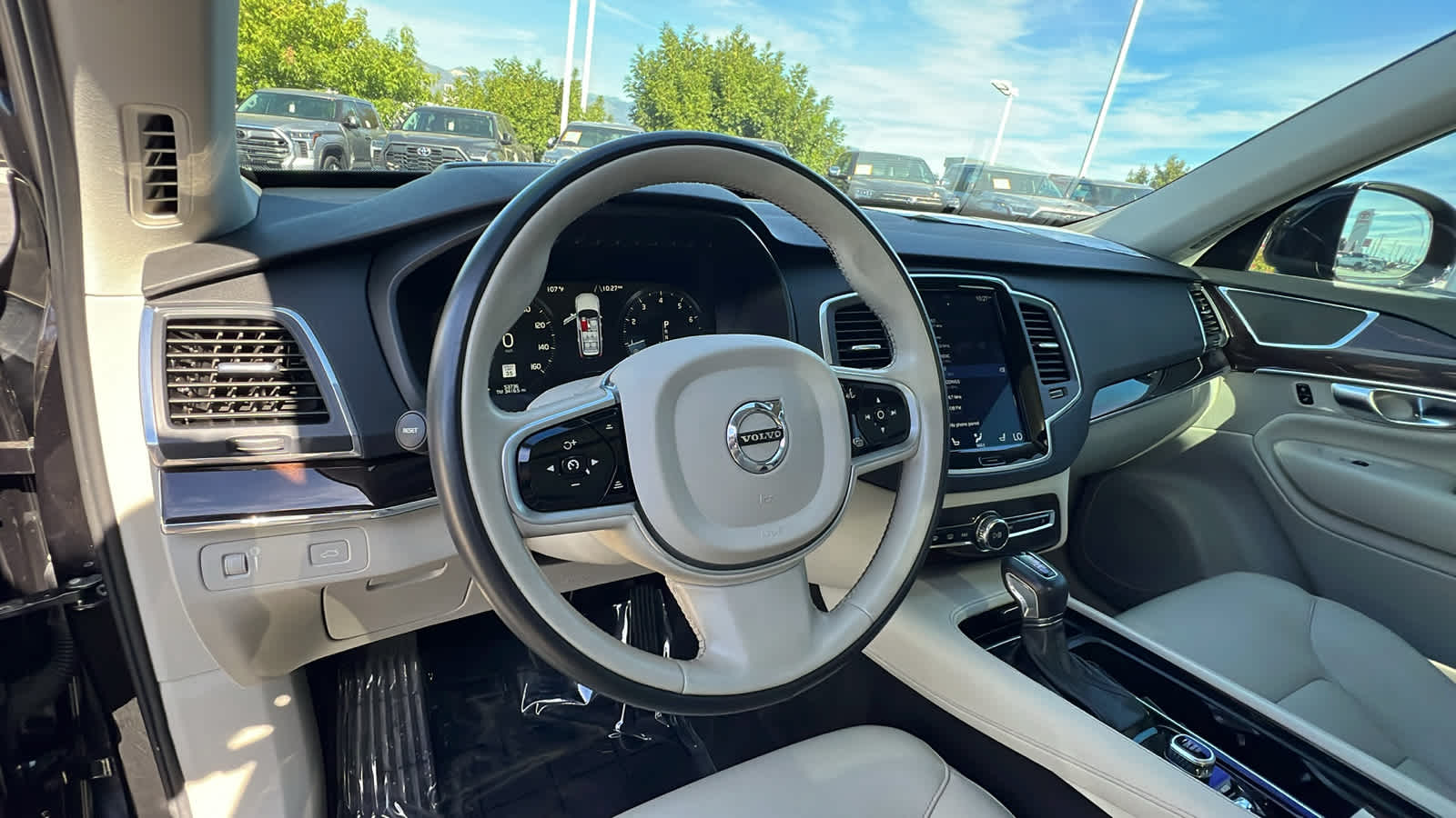 used 2019 Volvo XC90 car, priced at $28,495