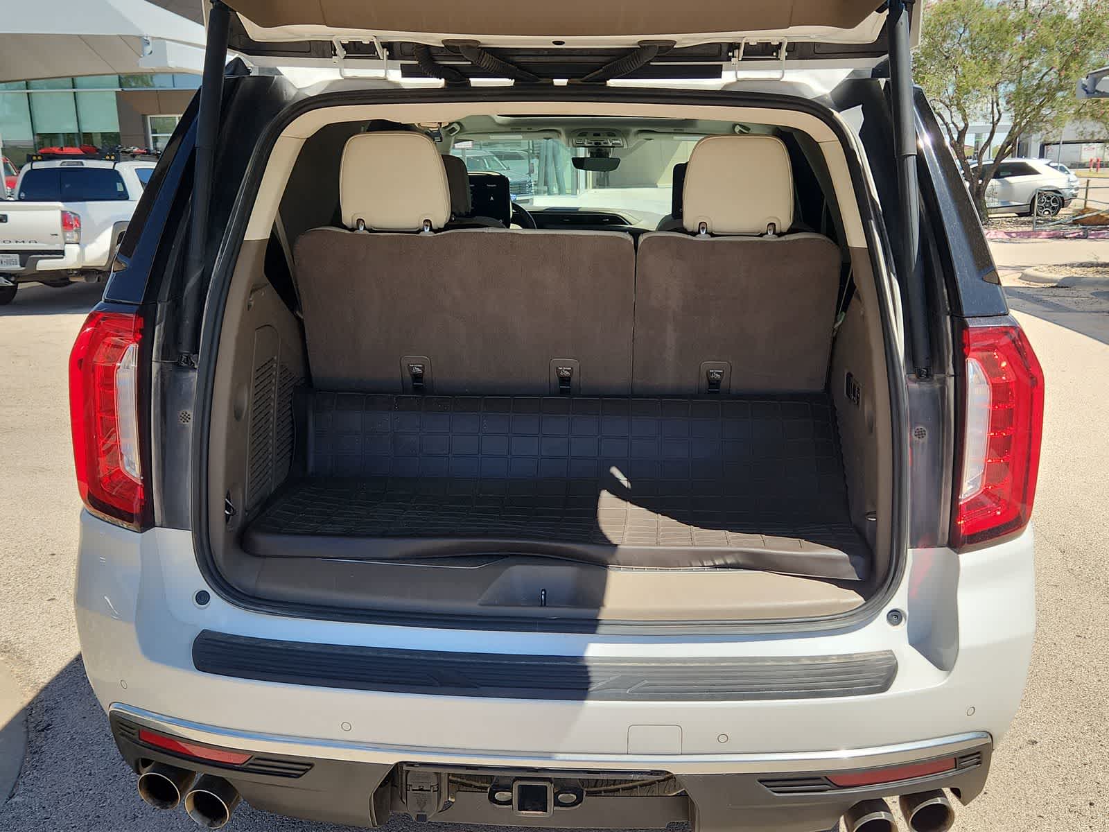 used 2021 GMC Yukon car, priced at $46,999