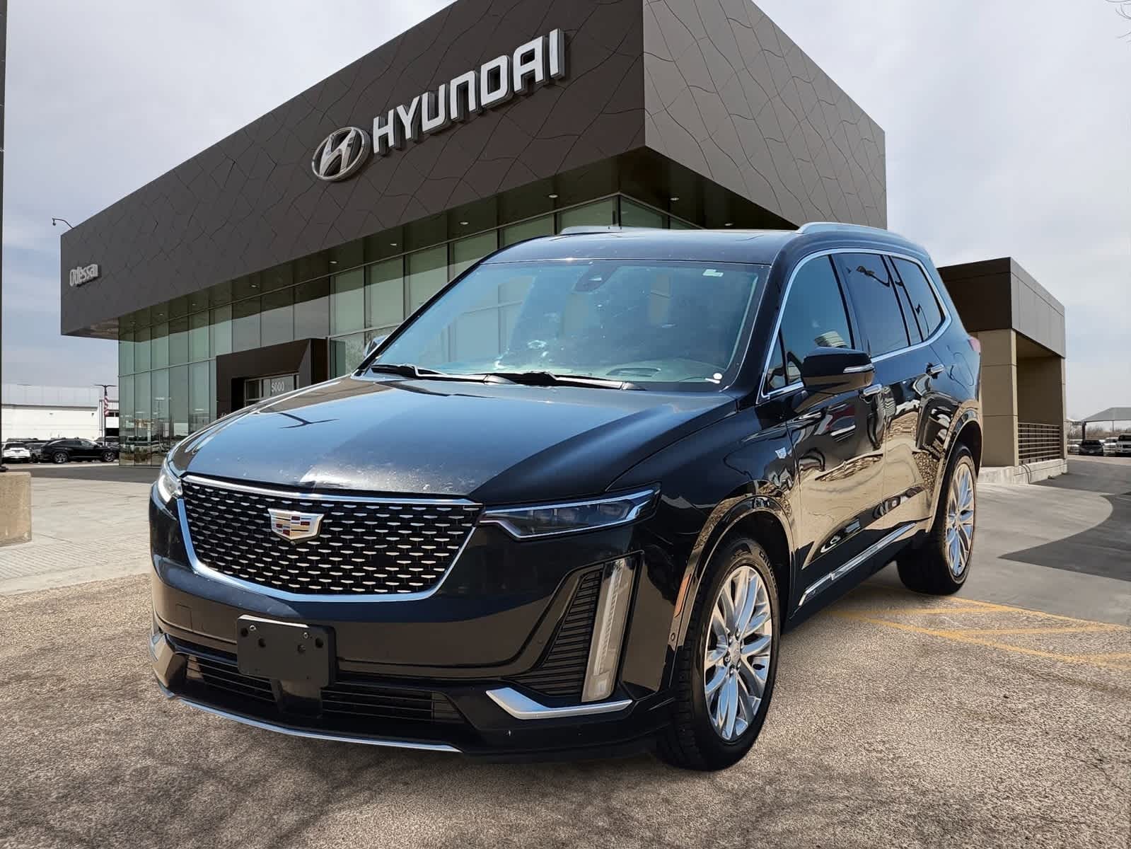 used 2020 Cadillac XT6 car, priced at $26,999
