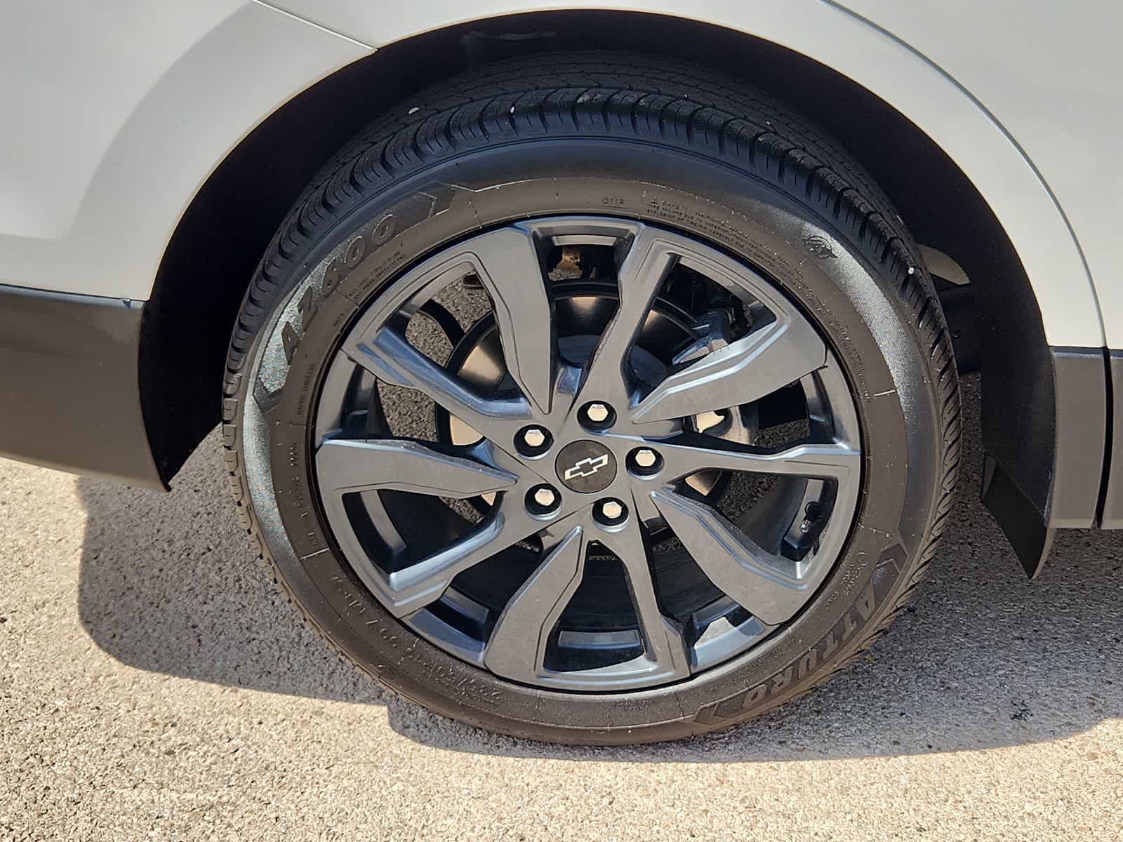 used 2022 Chevrolet Equinox car, priced at $25,999