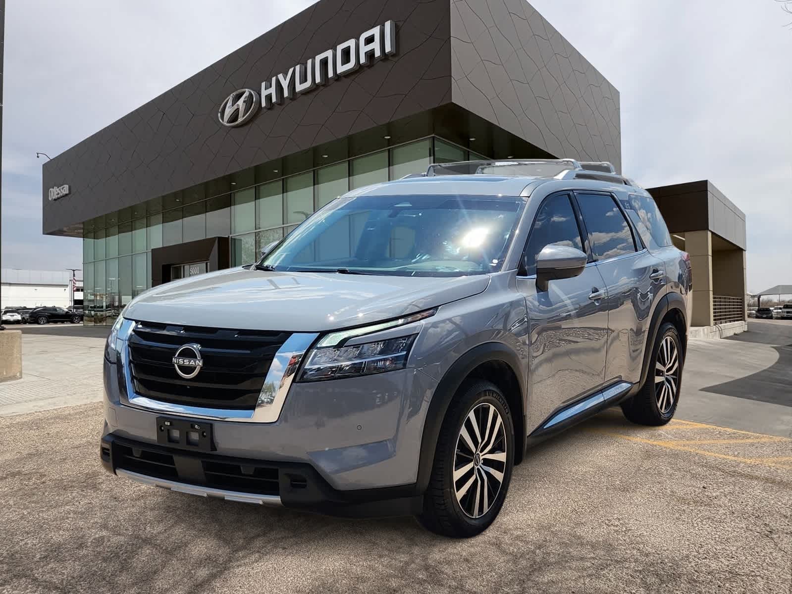 used 2023 Nissan Pathfinder car, priced at $35,999