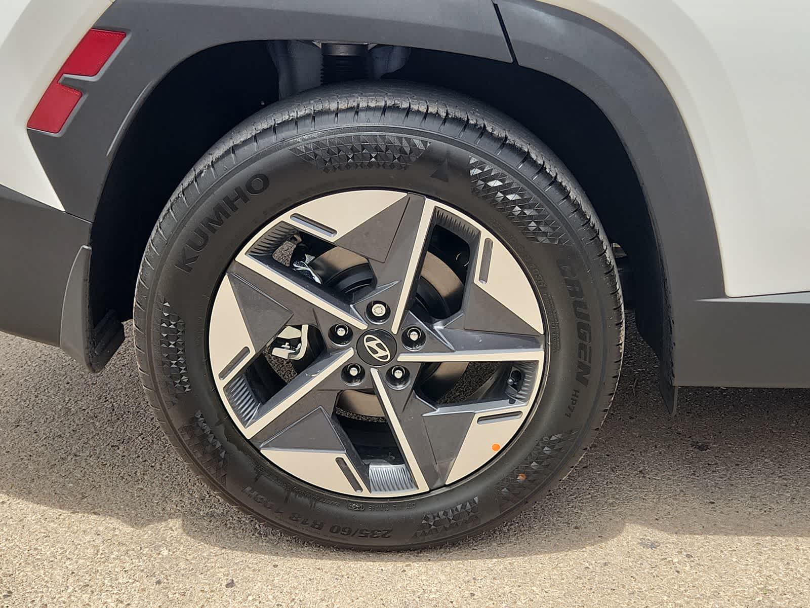 new 2025 Hyundai Tucson car, priced at $33,155