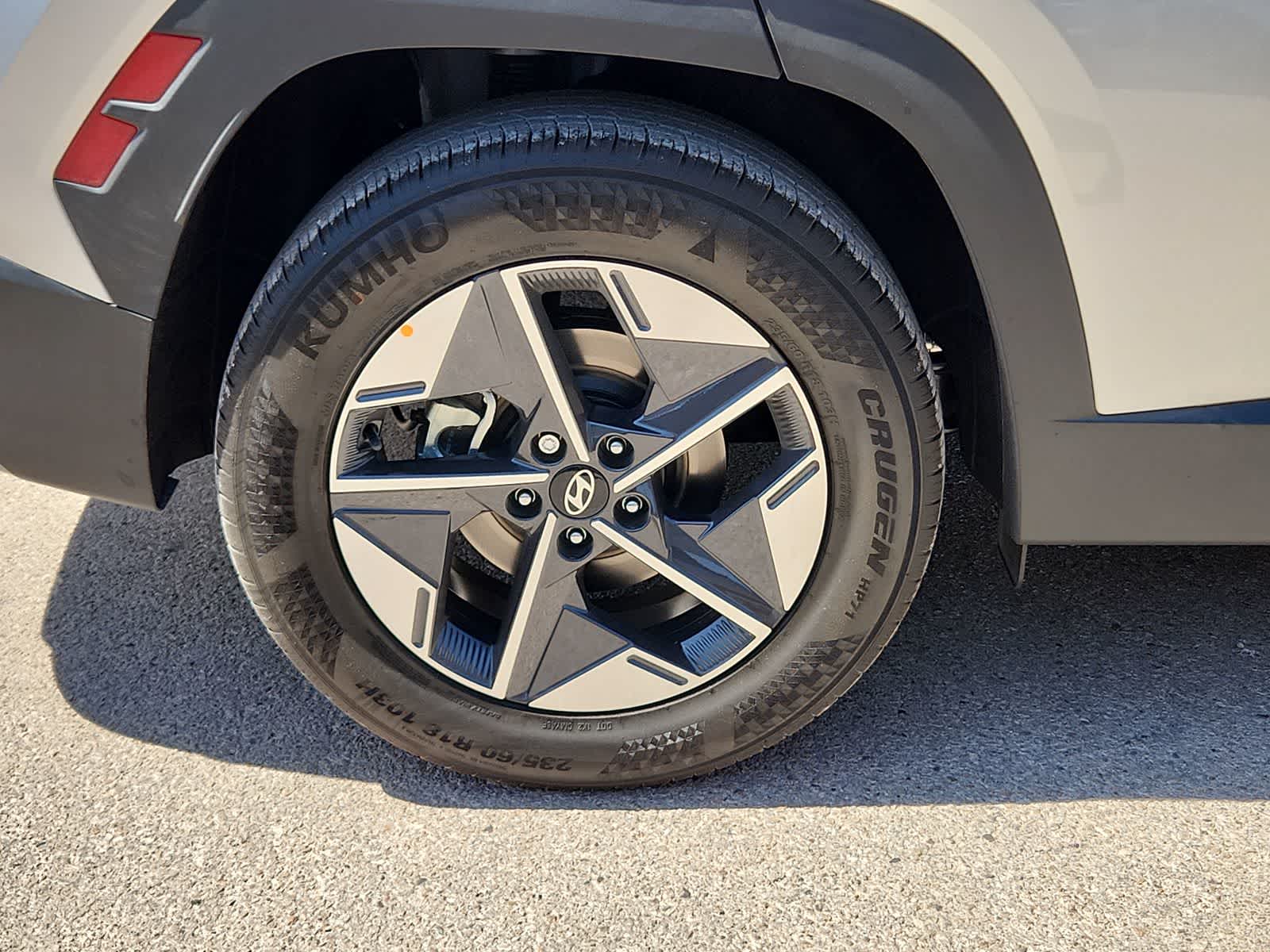 new 2025 Hyundai Tucson car, priced at $32,610