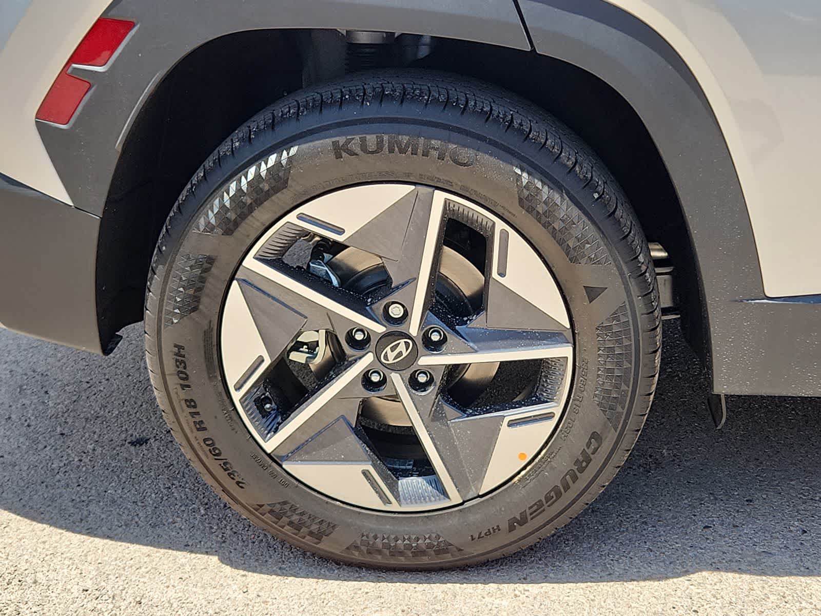 new 2025 Hyundai Tucson car, priced at $35,075