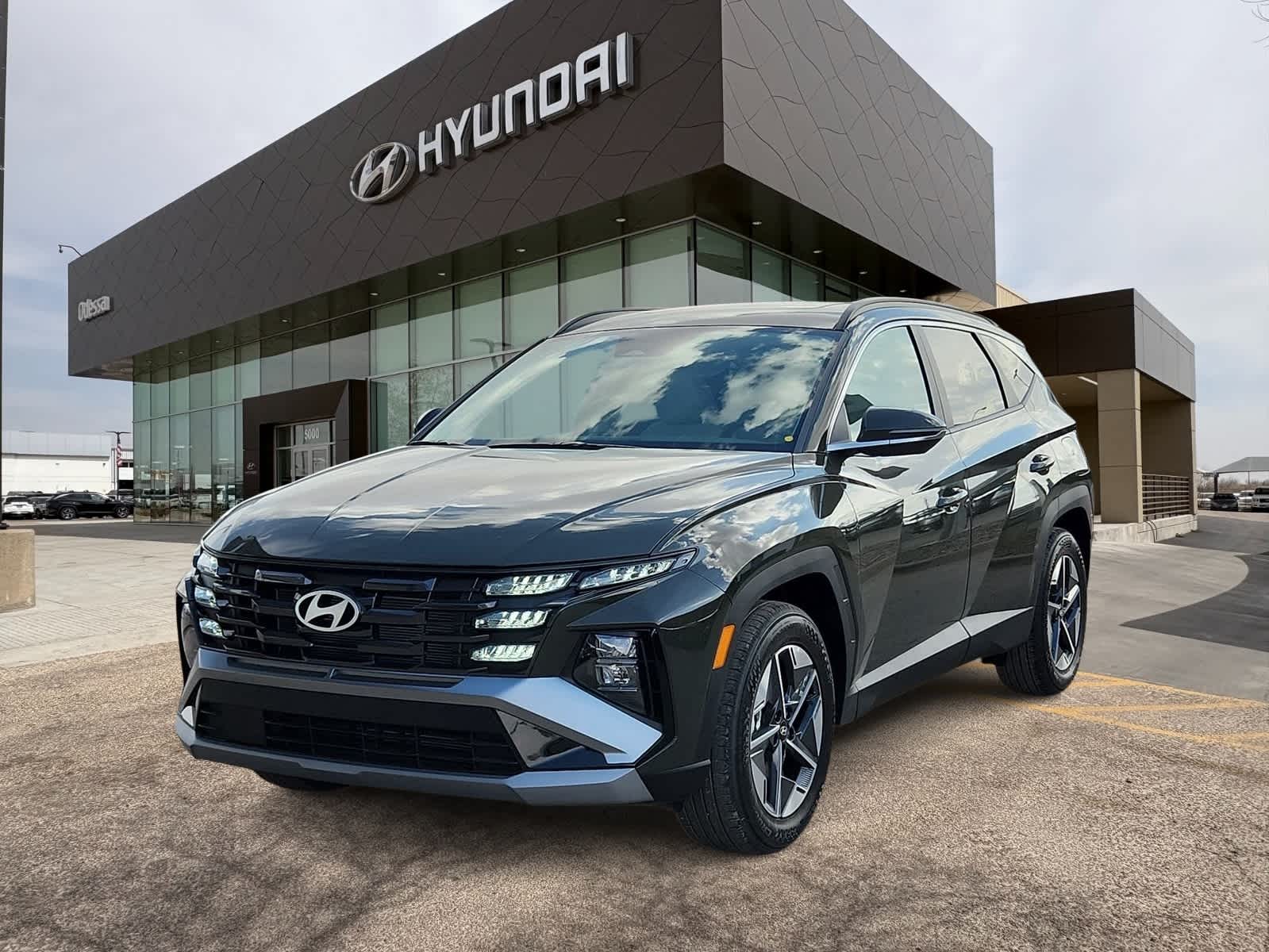 new 2025 Hyundai Tucson car, priced at $35,130